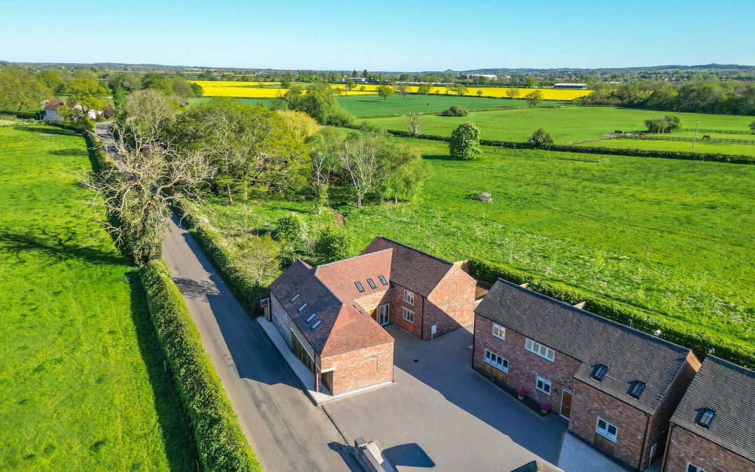 Red Lion Court, Pinwall